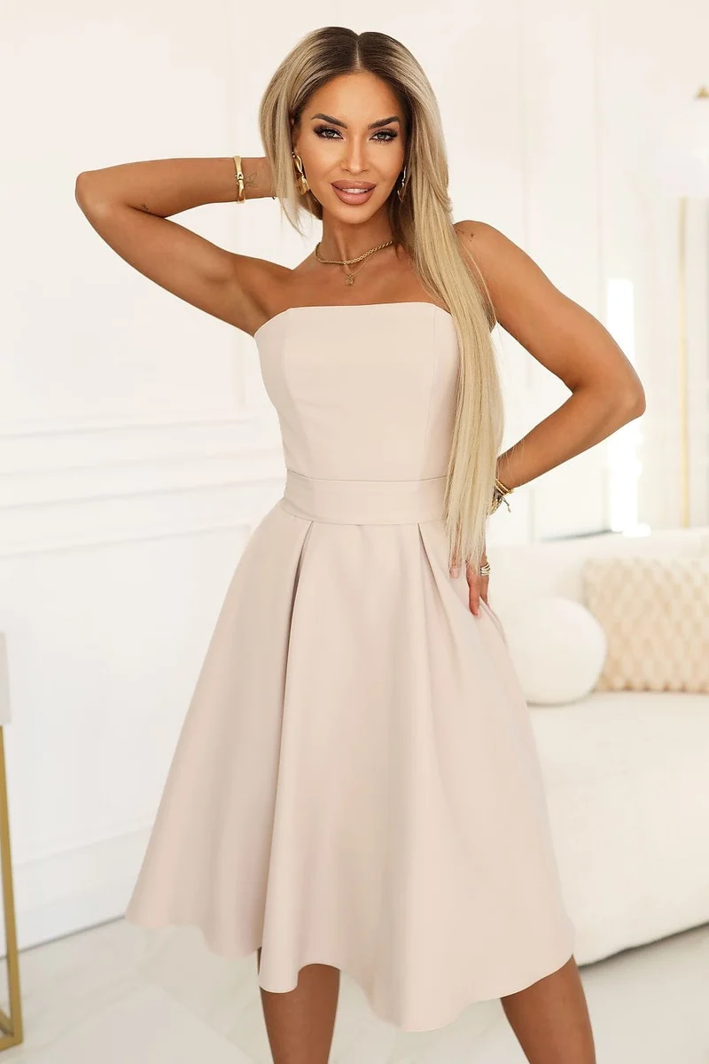 Robe de cocktail beige bustier évasée