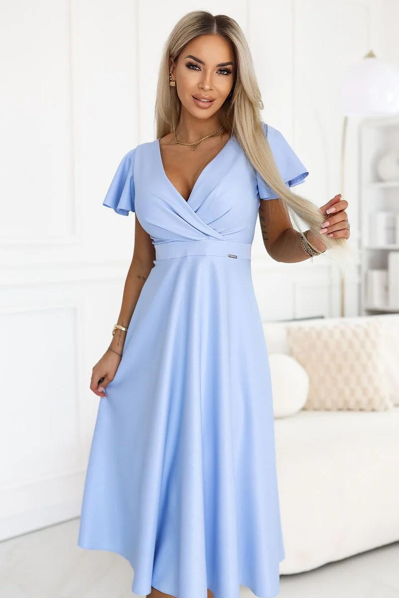 Robe de cocktail bleue midi manches courtes