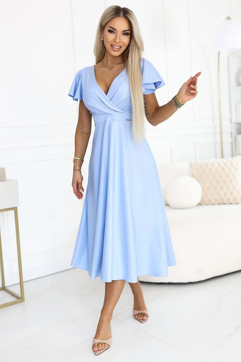 Robe de cocktail bleue midi manches courtes