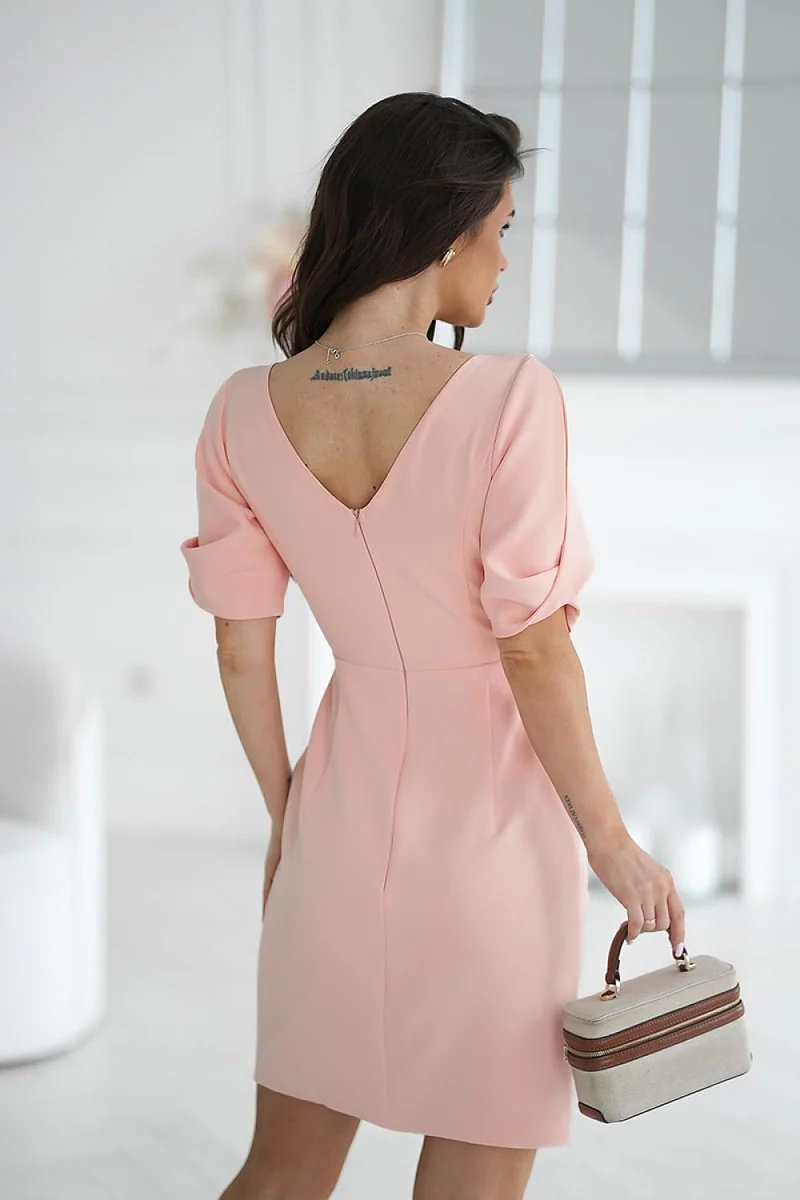 Robe de cocktail rose courte décolleté croisé