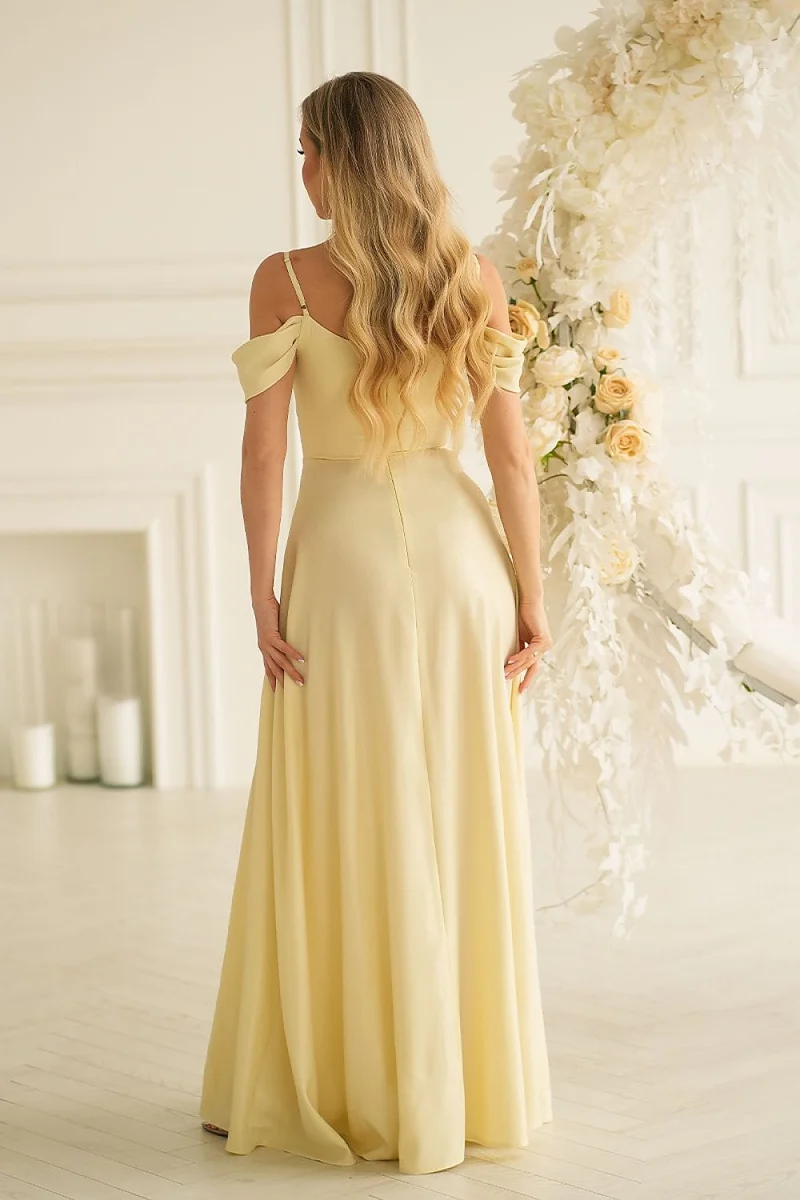 Robe longue jaune fendue épaules dénudées