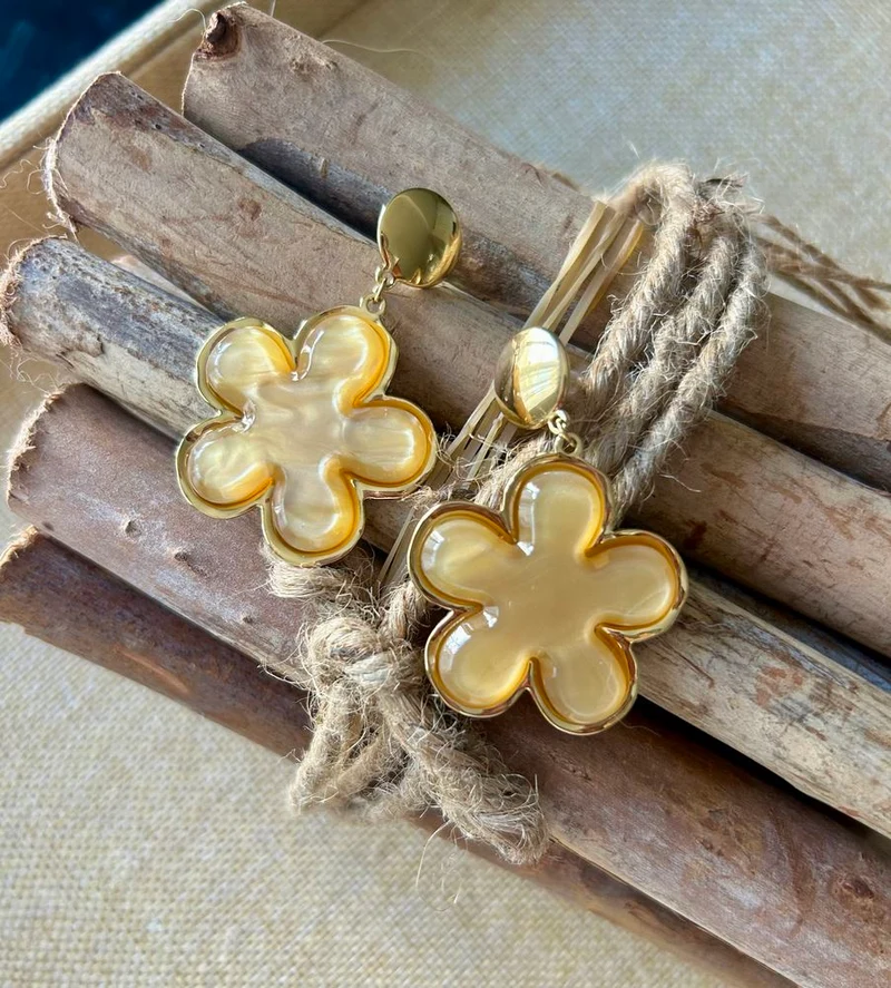 Boucles d'oreilles Agatha camel