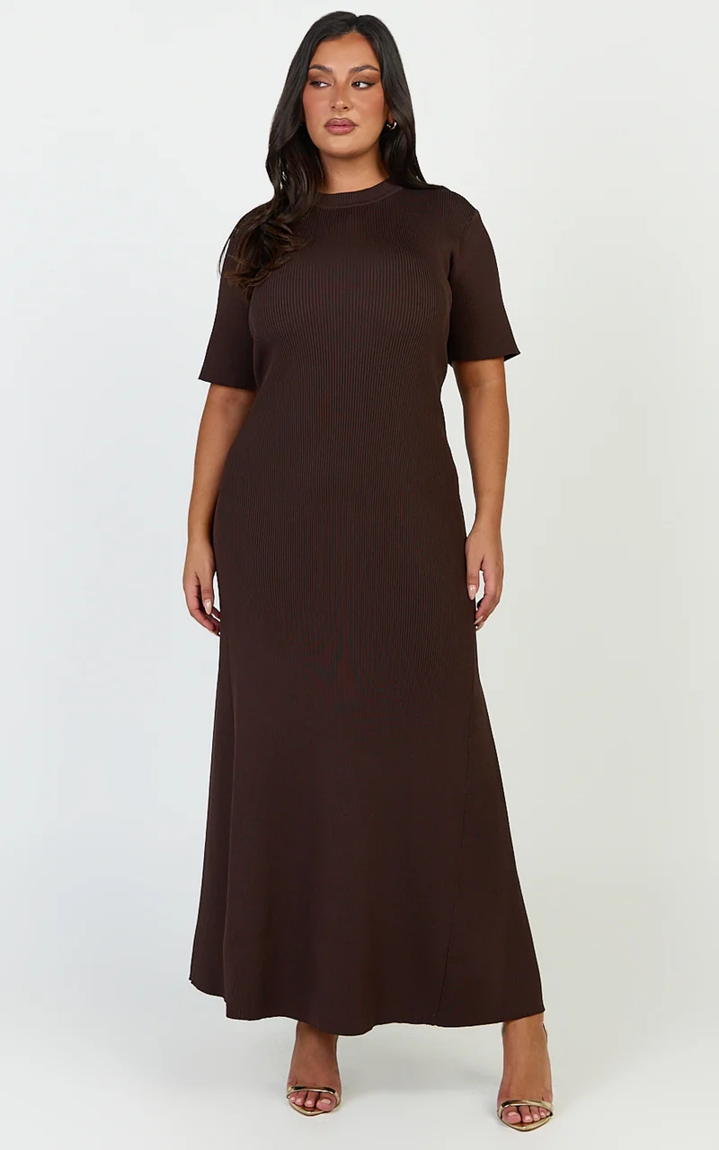Lanie Midi Dress - Knitted Crew Neck Short Sleeve Dress in Chocolate