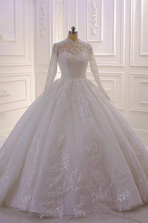 Robe de mariée élégante à col montant et manches longues, coupe trapèze, avec de magnifiques appliques en dentelle