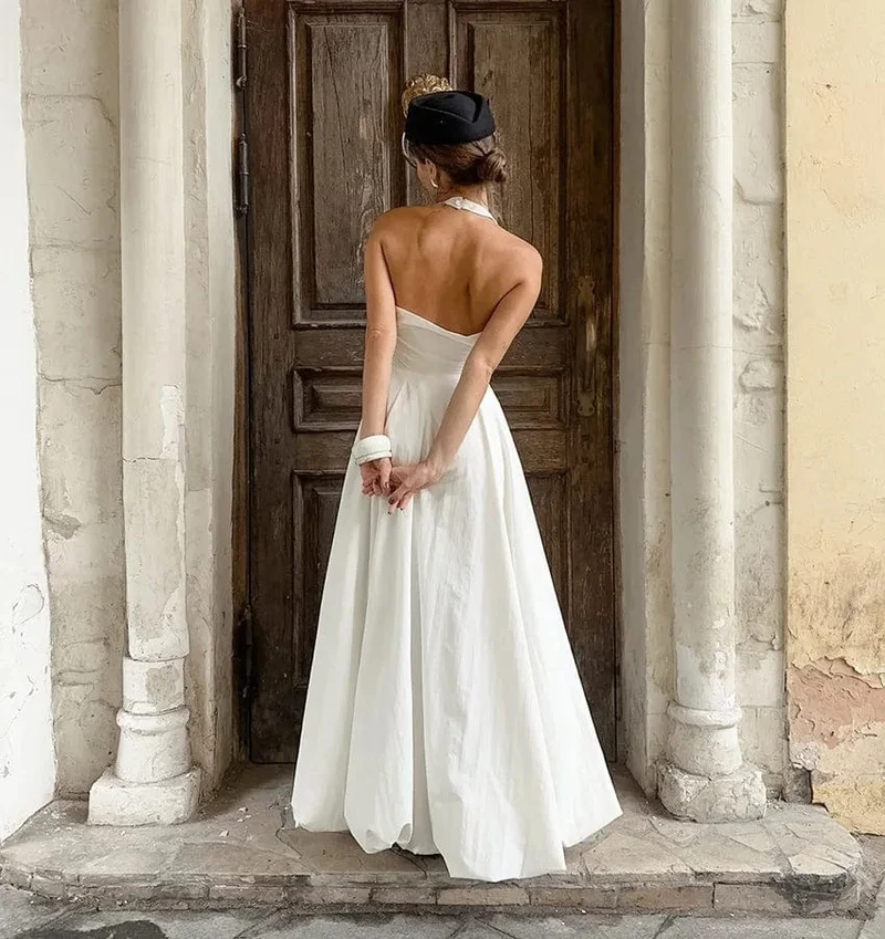 Robe asymétrique longue blanche sans manches