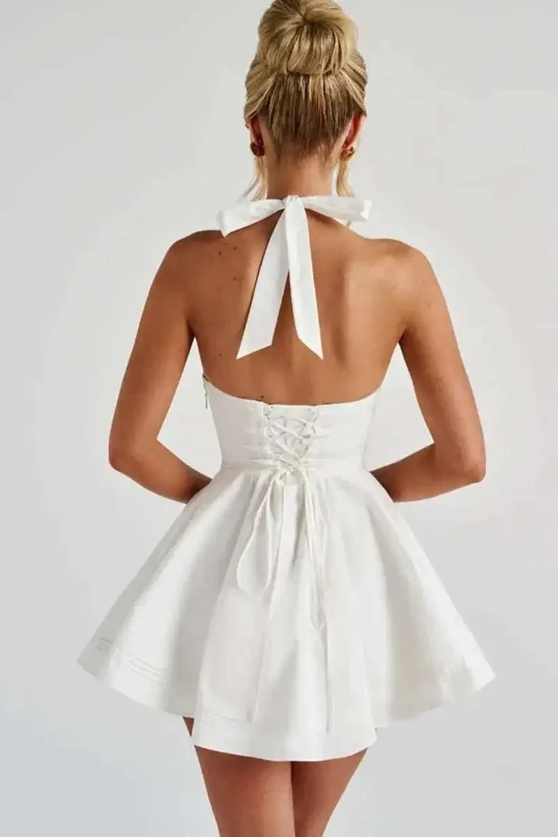 Robe blanche courte patineuse sans manches