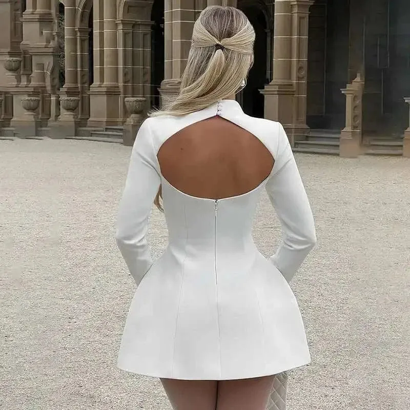 Robe habillée mini dos nu manches longues
