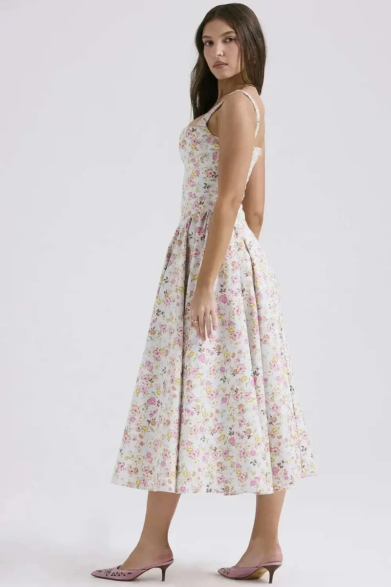 Robe midi évasée fleurie col carré