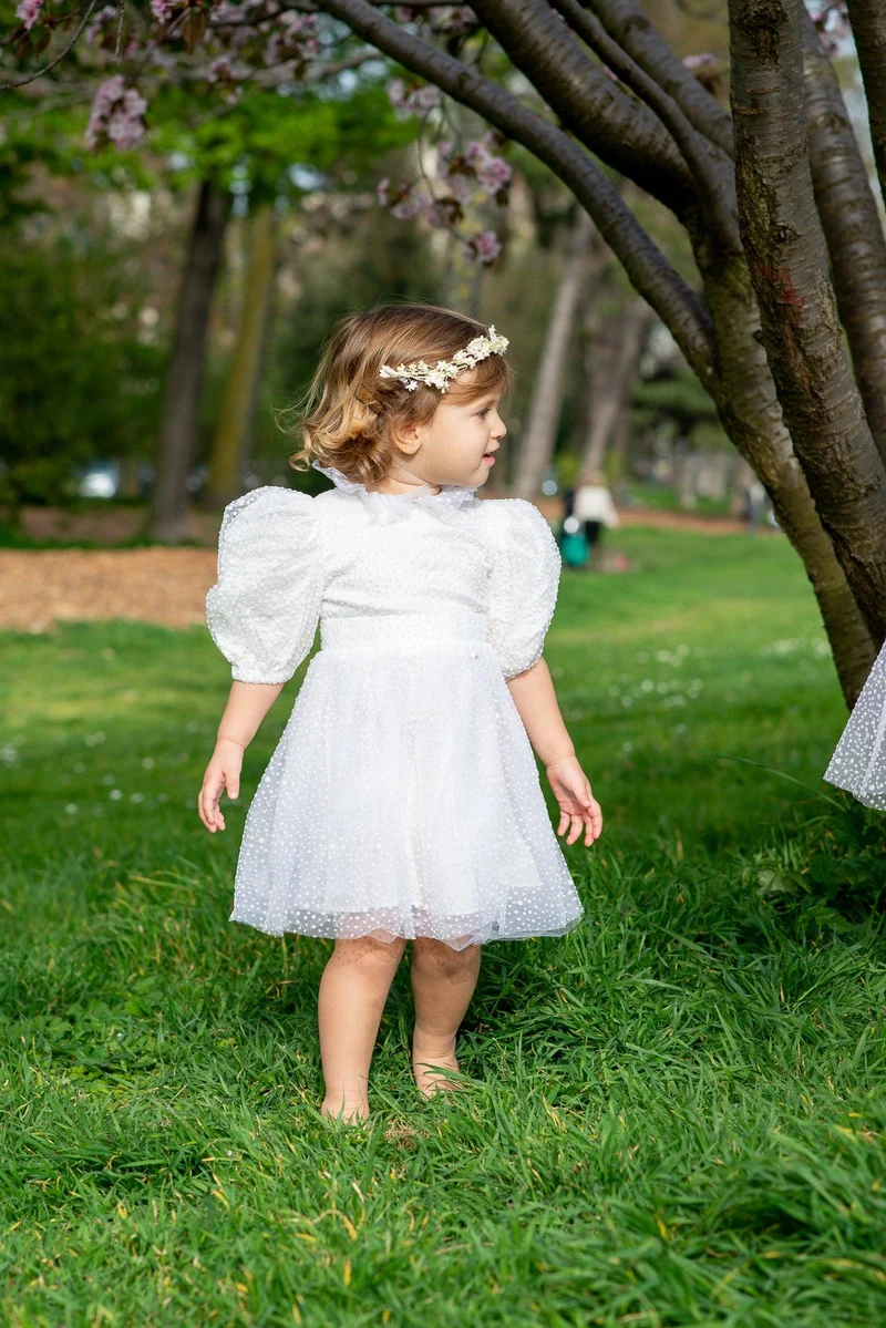 Robe blanche en tulle - Modèle petite fille