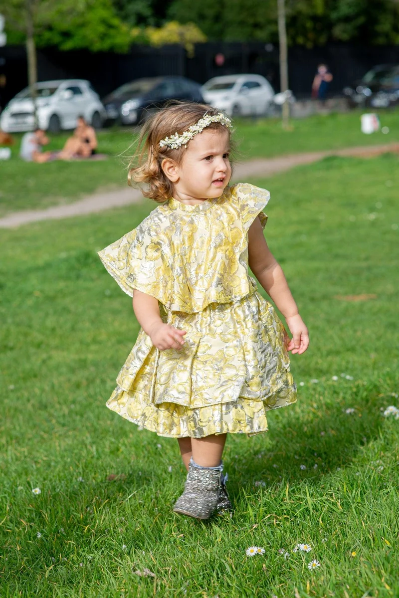 Ensemble jaune - Modèle petite fille