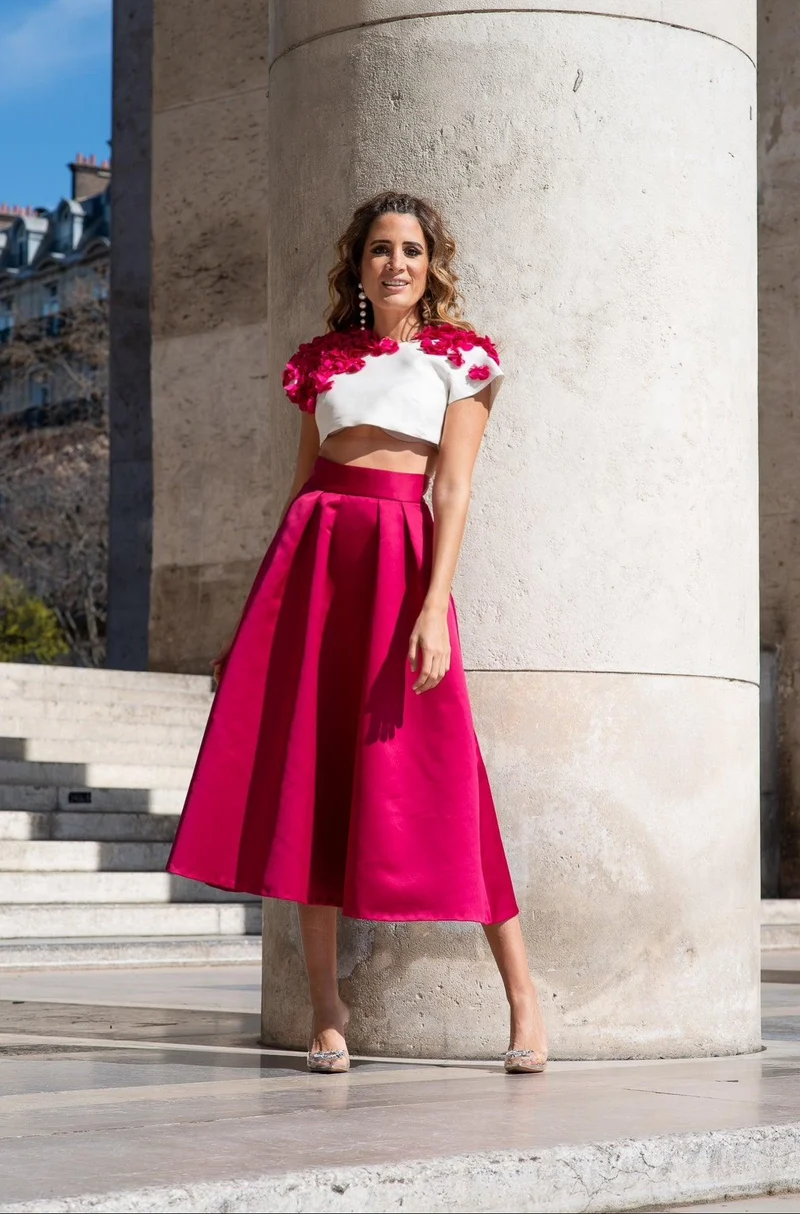 Top pétales brodées rose