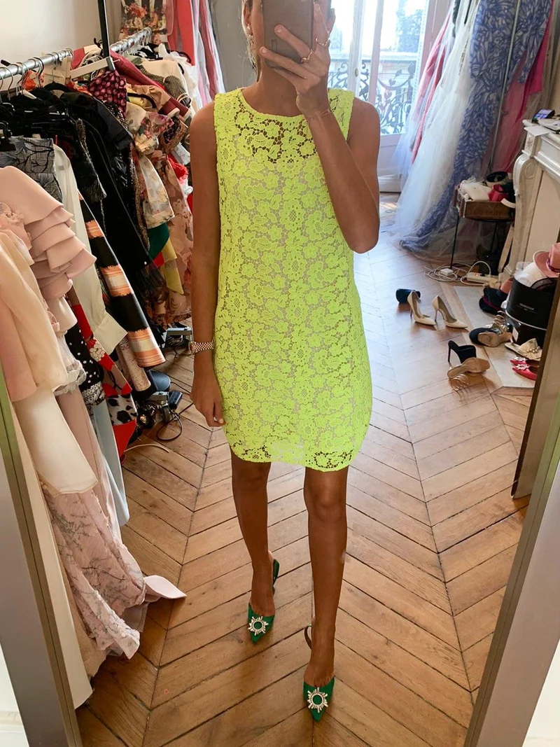 Robe brodée jaune