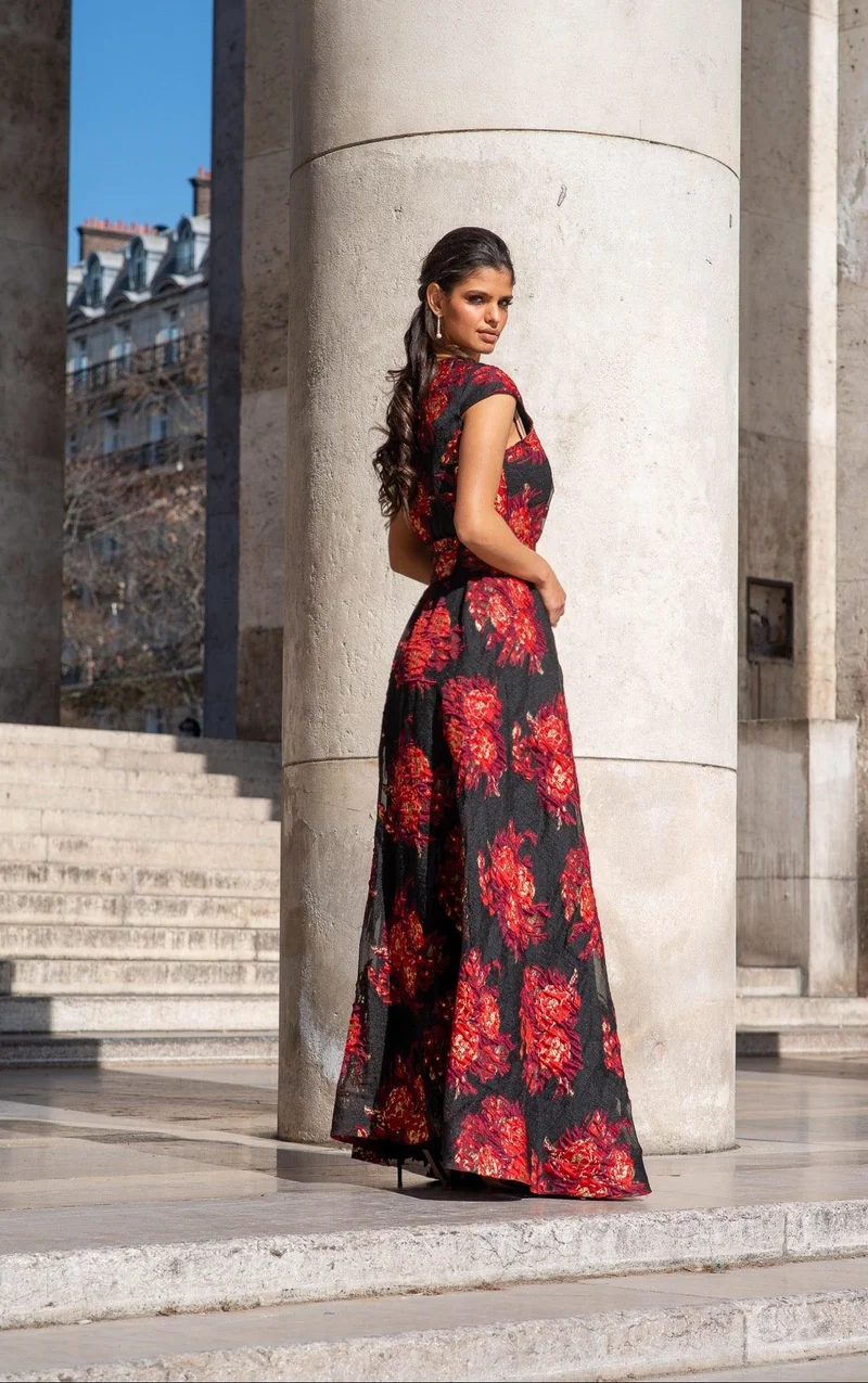 Robe longue du soir à fleurs rouges en relief