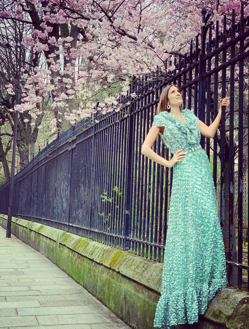 Vente Robe pétales brodées vert d'eau