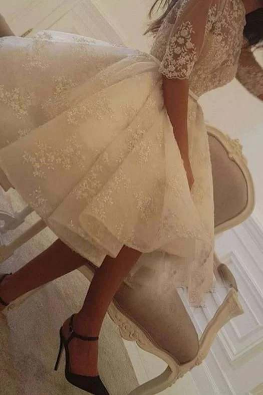Robe de mariée courte et élégante, coupe trapèze, avec col bijou, manches, tulle et dentelle