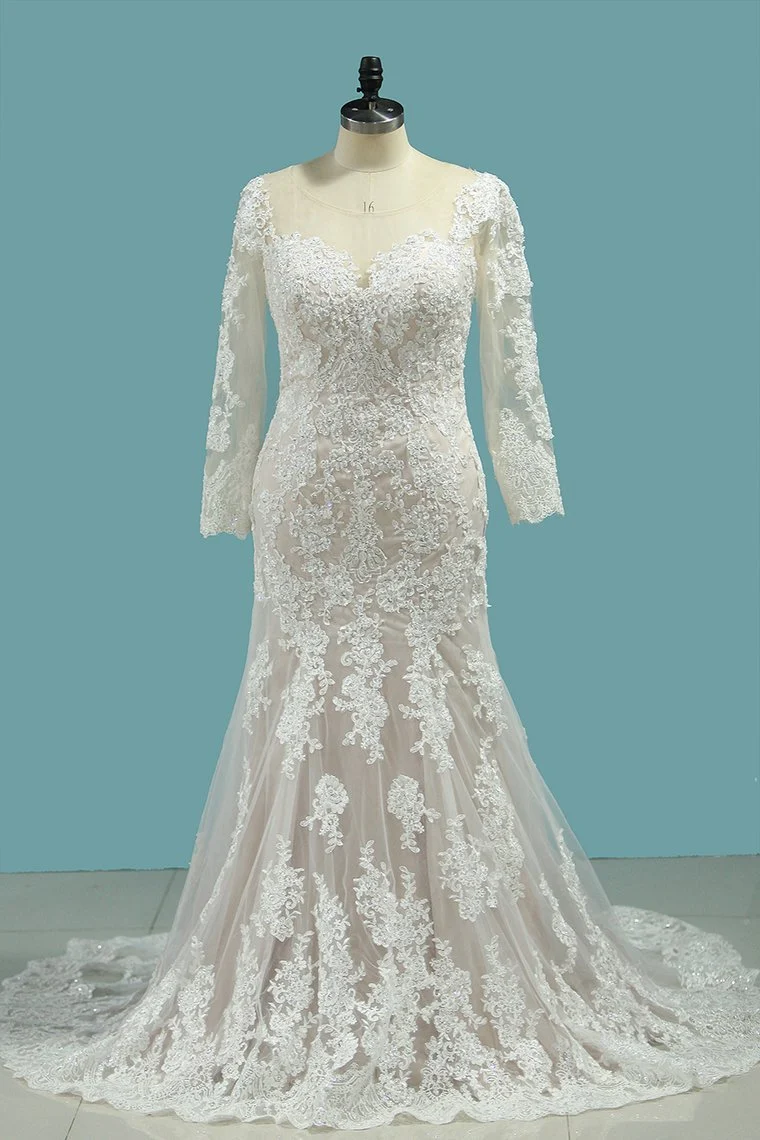 Robe de mariée sirène élégante à manches longues et col bateau, avec de magnifiques appliques en dentelle