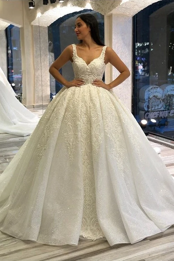Robe de mariée élégante à bretelles spaghetti et dos nu avec appliques en dentelle