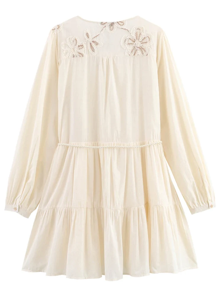 Robe beige bohème brodée