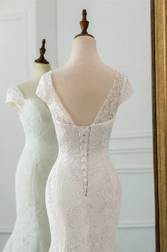 Robe de mariée sirène élégante en dentelle avec manches courtes et traîne