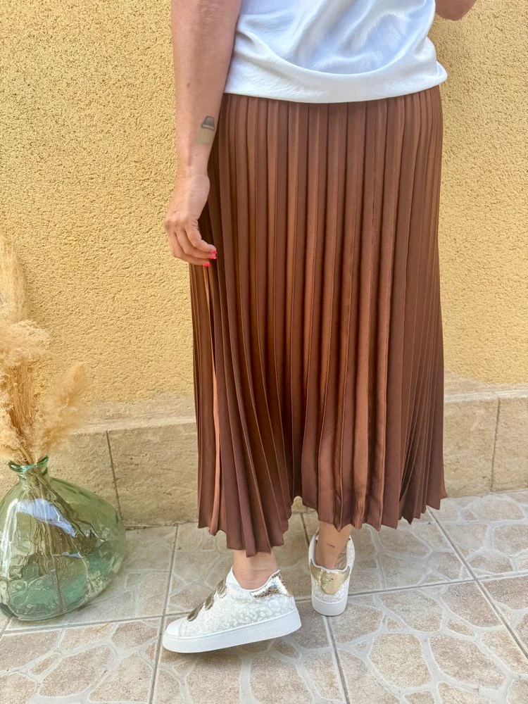 Jupe plissée satinée Jaya caramel