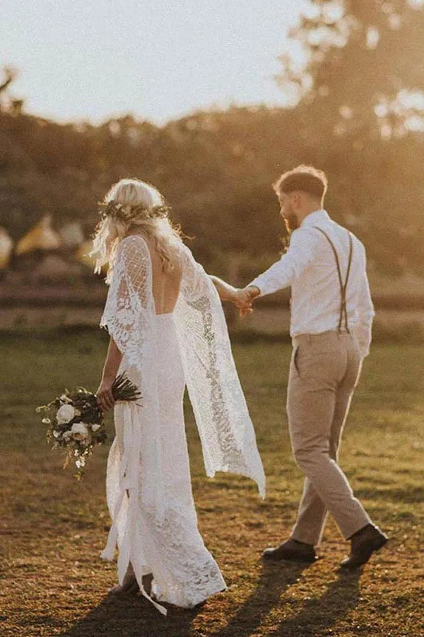 Robe de mariée fourreau romantique en dentelle à manches chauve-souris pour femme