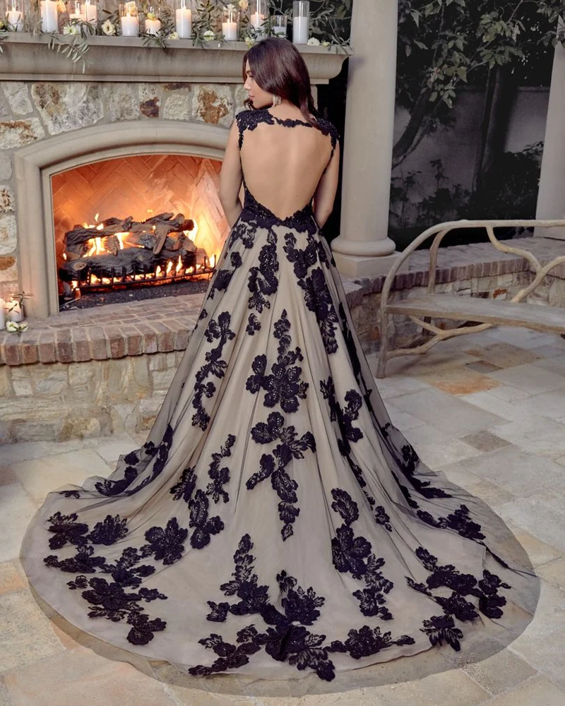 Robe de mariée princesse en tulle à manches longues et appliqués, disponible en ligne