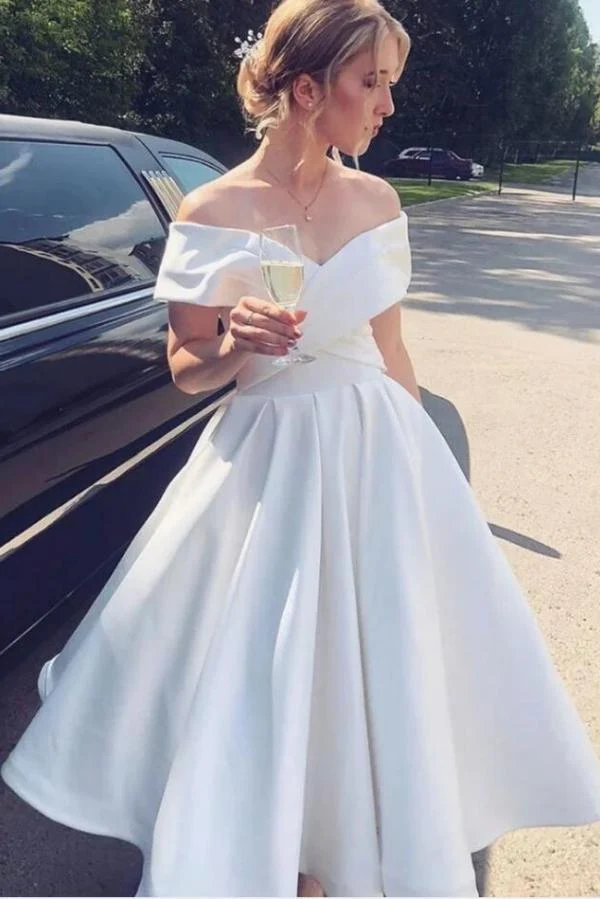 Robe de mariée princesse élégante dos nu avec décolleté en cœur et dentelle appliquée et tulle
