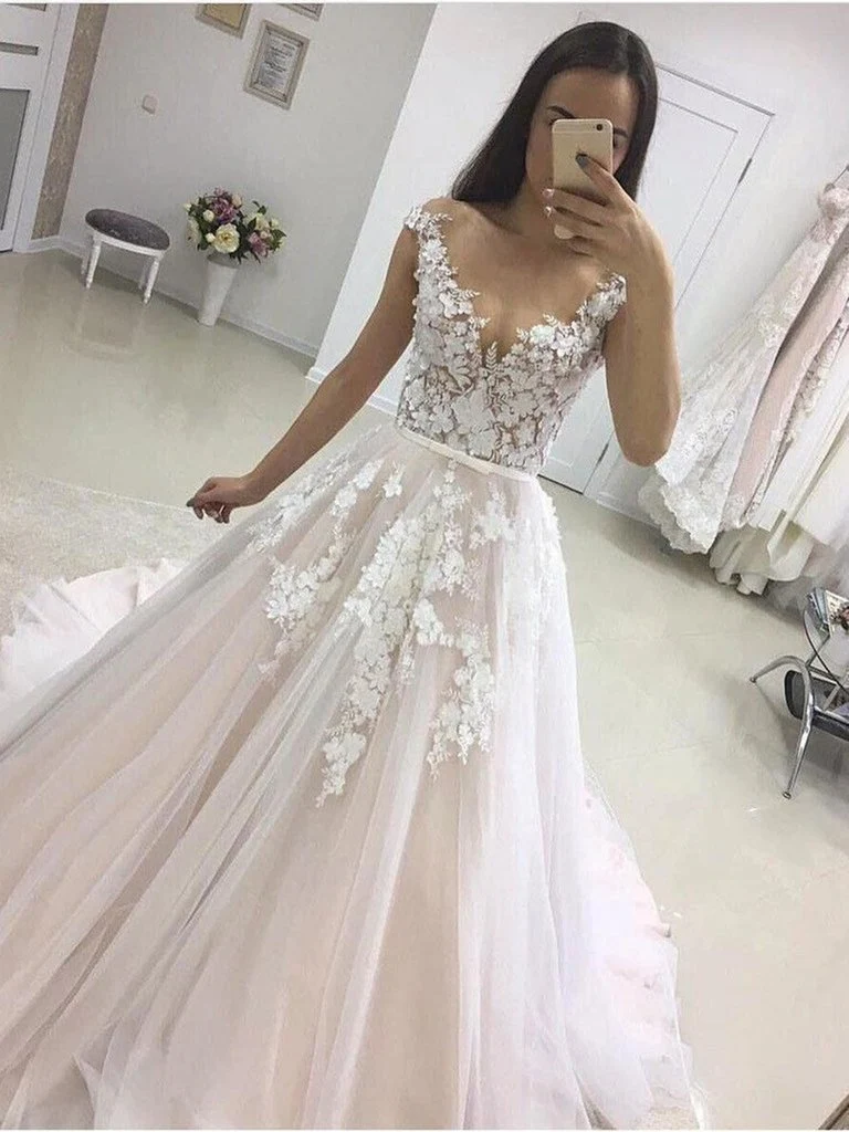 Robe de mariée élégante en dentelle avec appliques et manches longues à volants