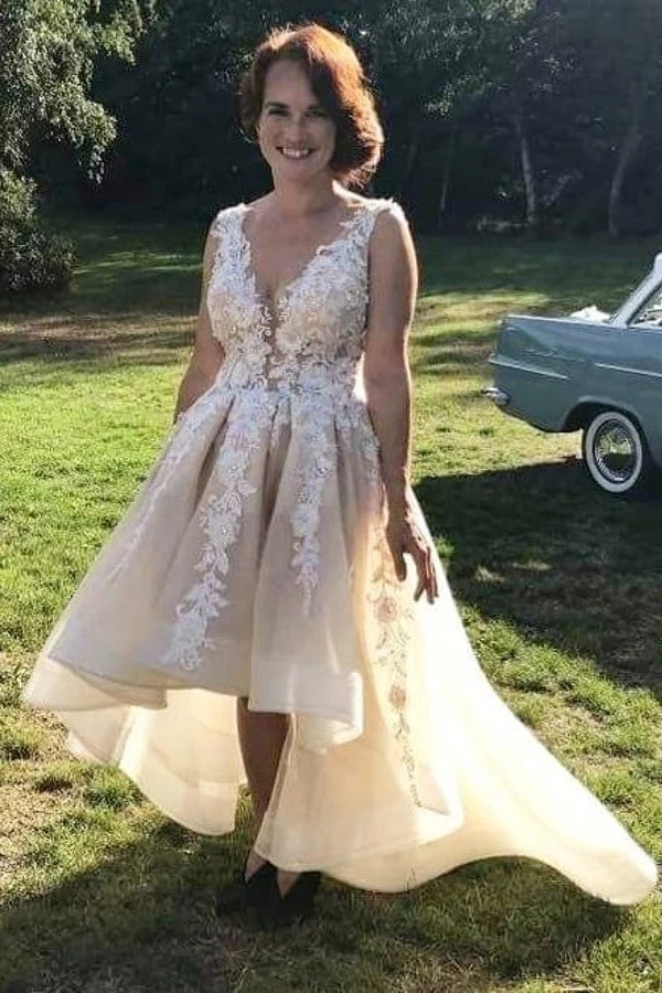 Robe de mariée élégante en tulle et dentelle à épaules dénudées