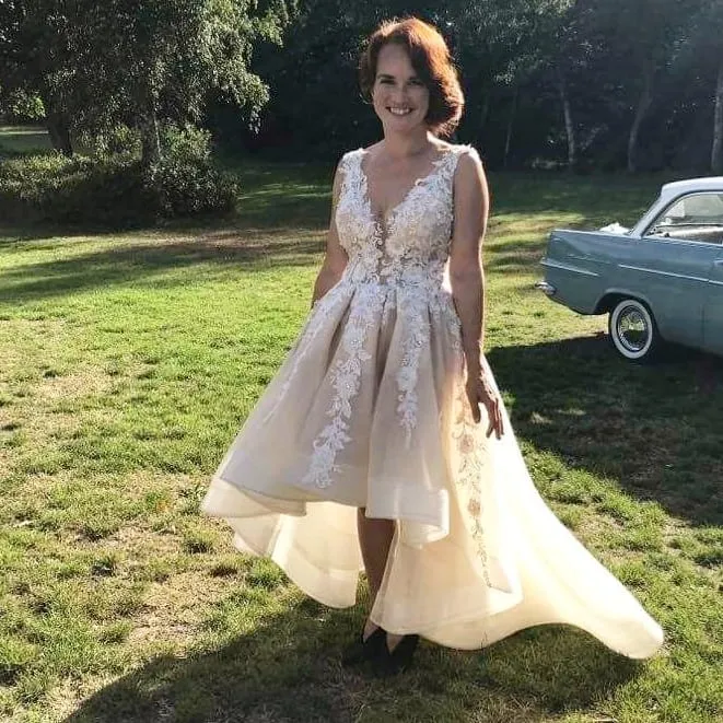 Robe de mariée élégante en tulle et dentelle à épaules dénudées