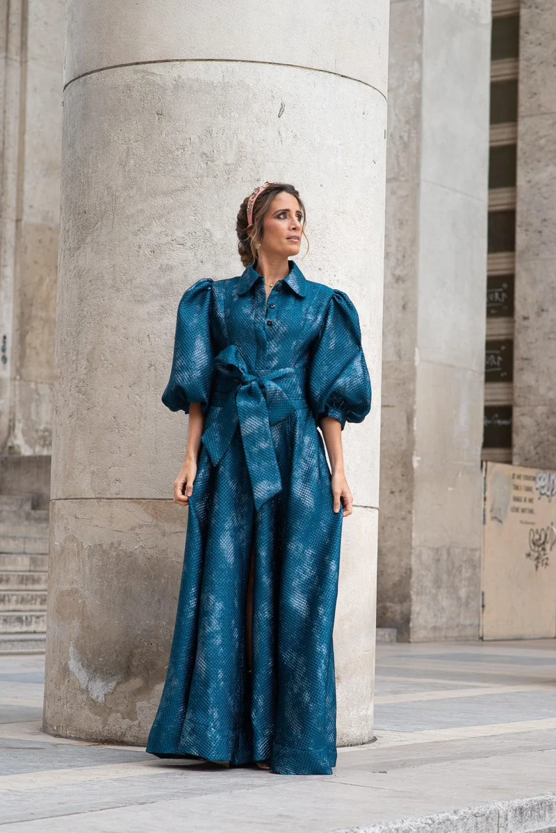 Robe longue du soir en jacquard bleu texturé