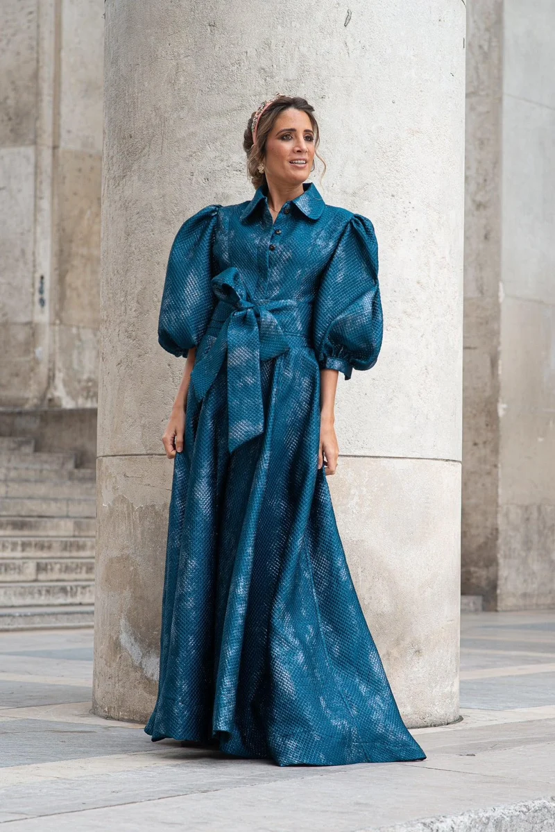 Robe longue du soir en jacquard bleu texturé