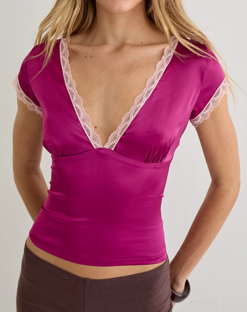 Haut Kinnas avec bordure en dentelle, en satin couleur baie