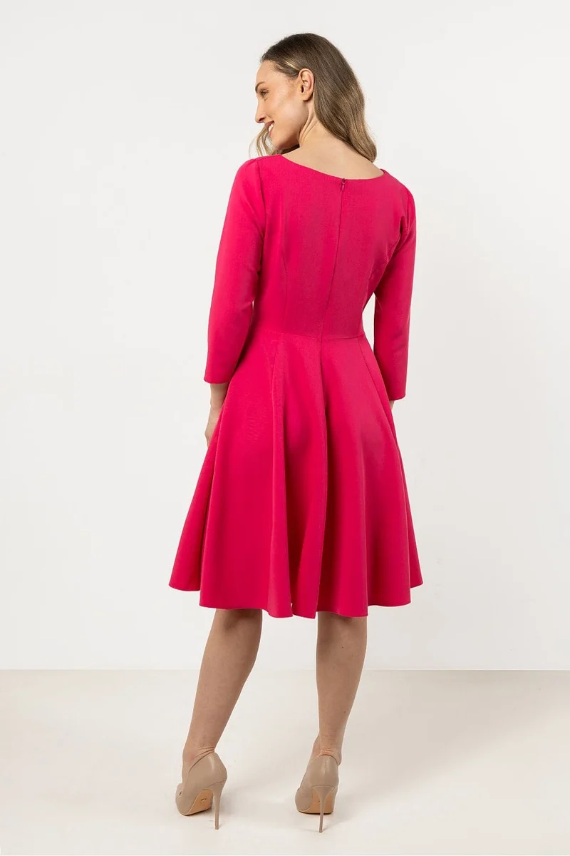 Robe de cocktail rose évasée manches longues