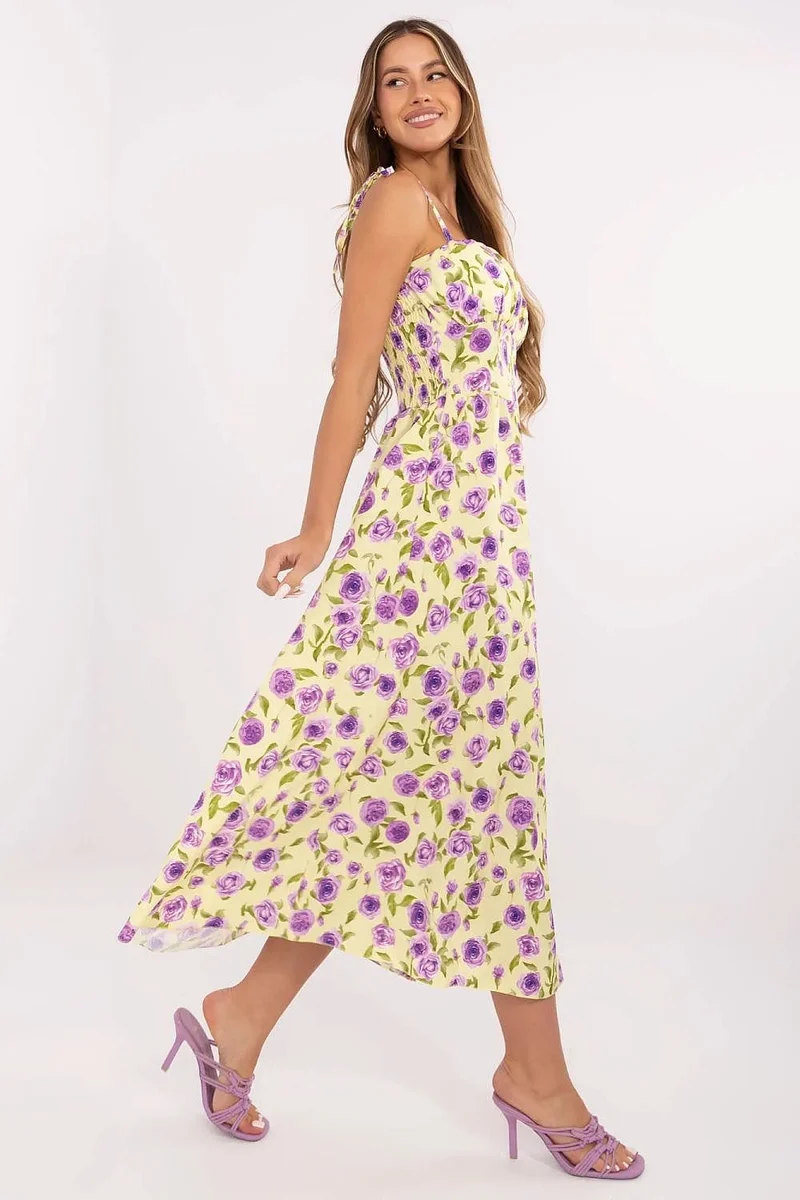 Robe d’été fleurie boutonnée à bretelles