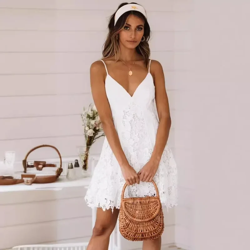 Robe été blanche courte en dentelle