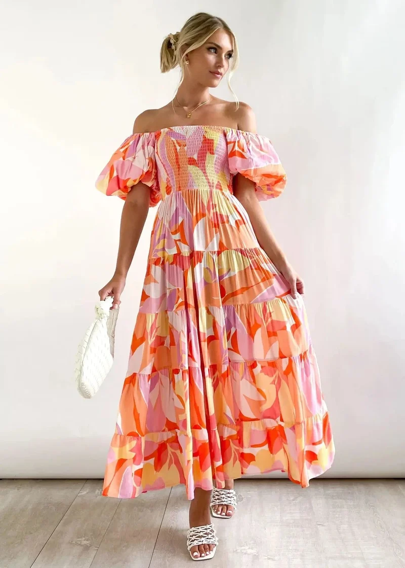 Robe fleurie midi épaules dénudées