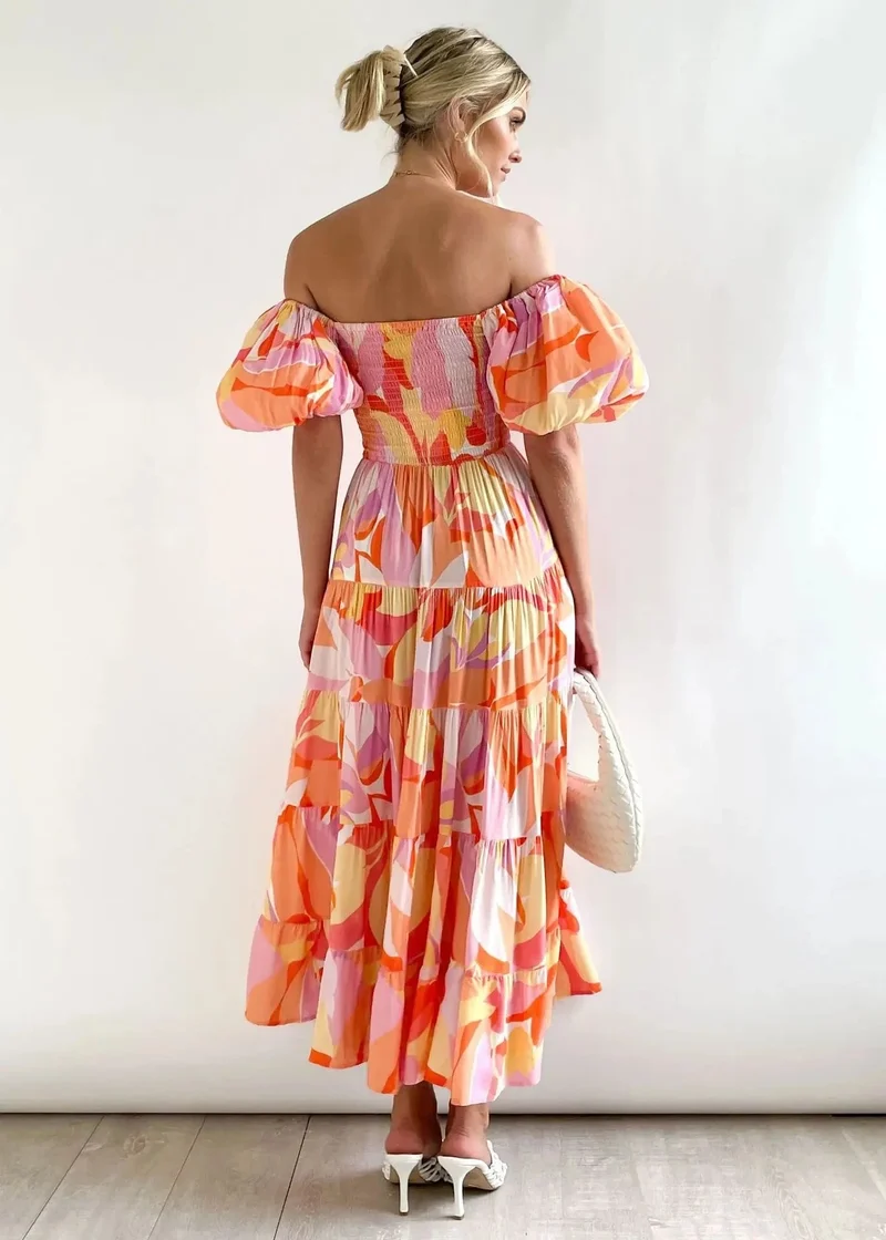 Robe fleurie midi épaules dénudées