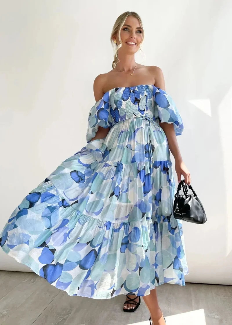 Robe fleurie midi épaules dénudées