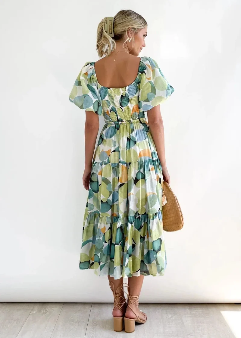 Robe fleurie midi épaules dénudées