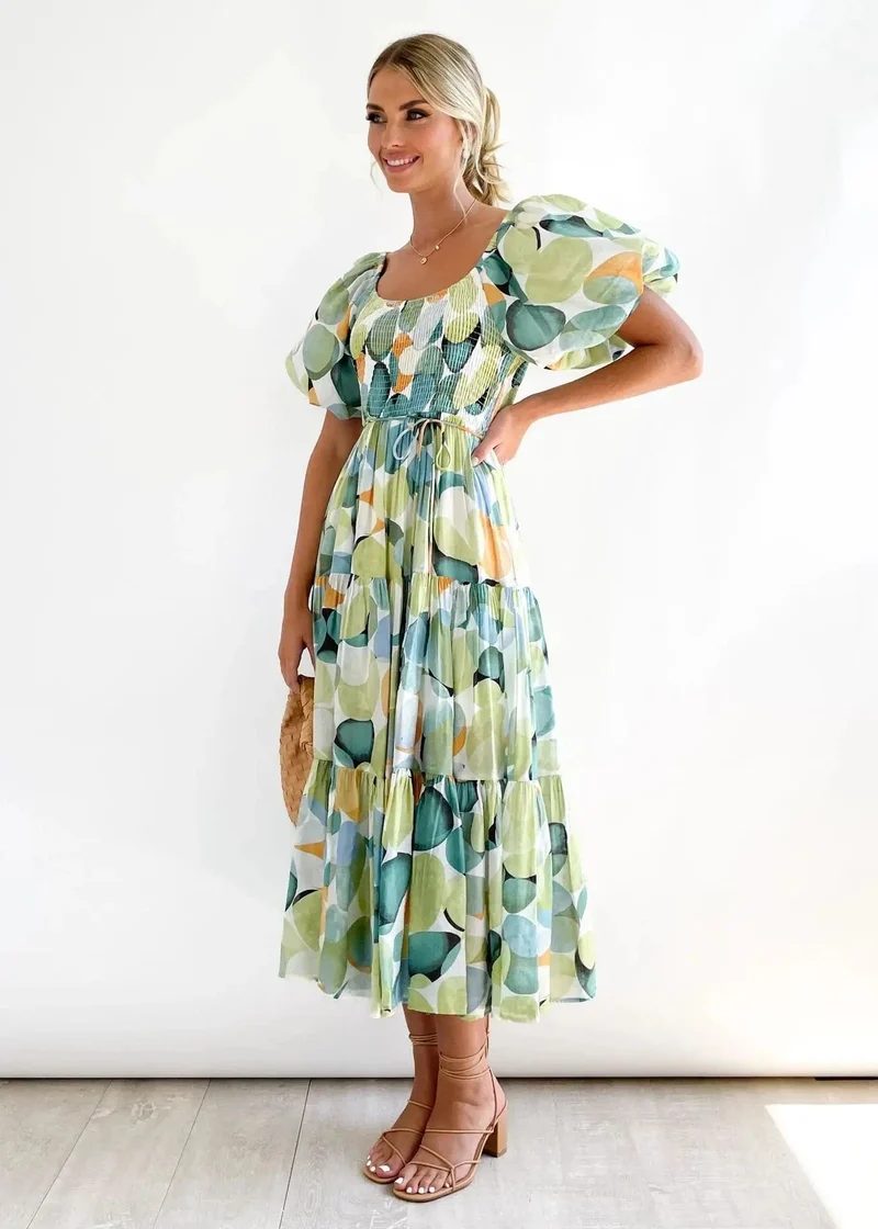 Robe fleurie midi épaules dénudées