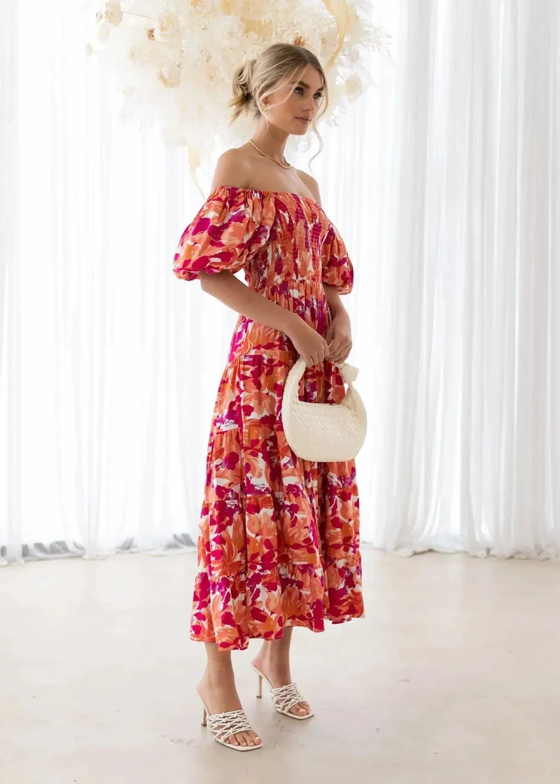 Robe fleurie midi épaules dénudées