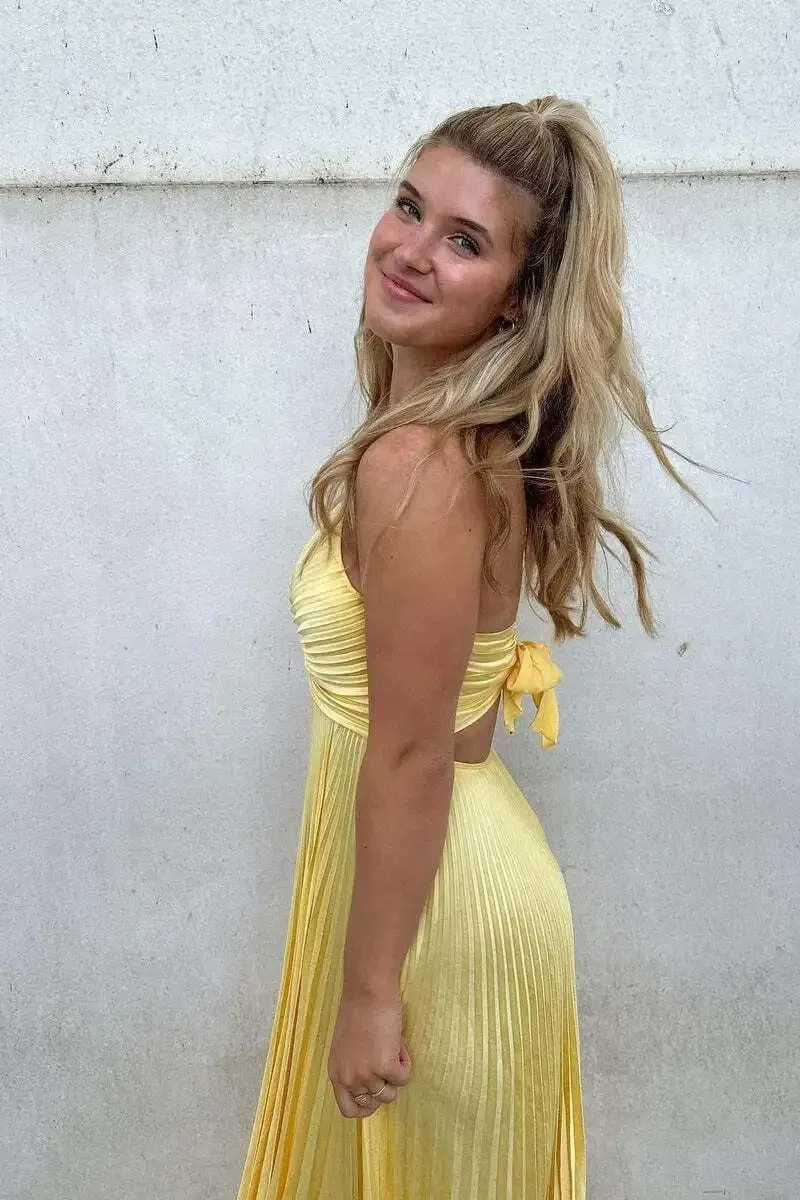 Robe jaune plissée longue à bretelles