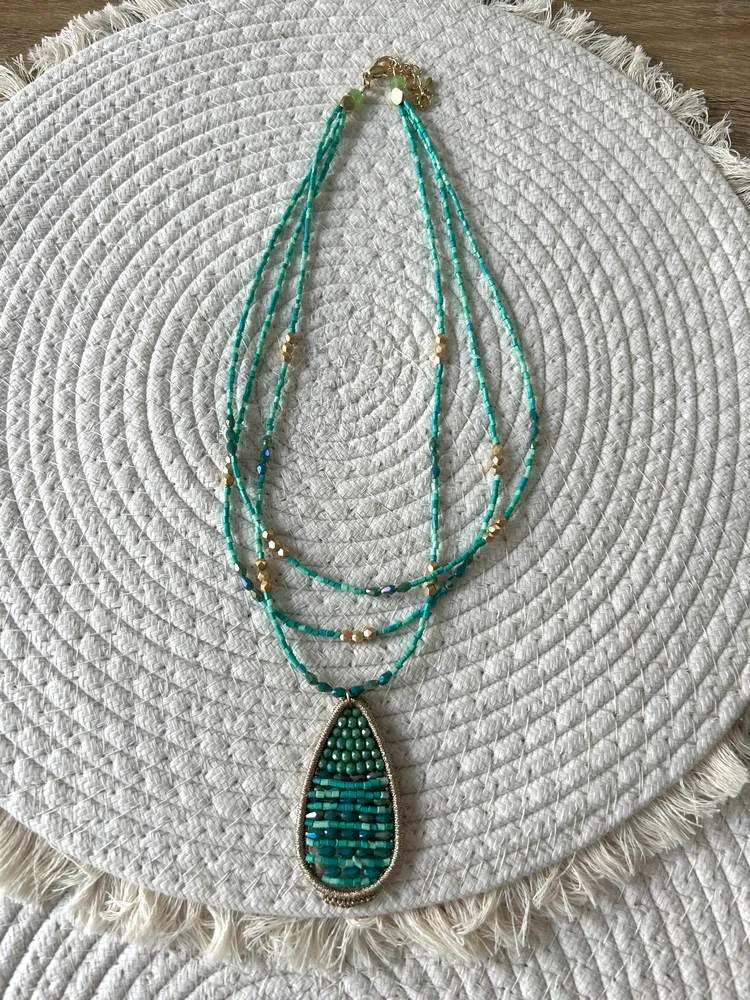 Collier Goutte en perles bleu vert