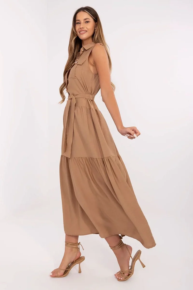 Robe casual midi sans manches ceinturée