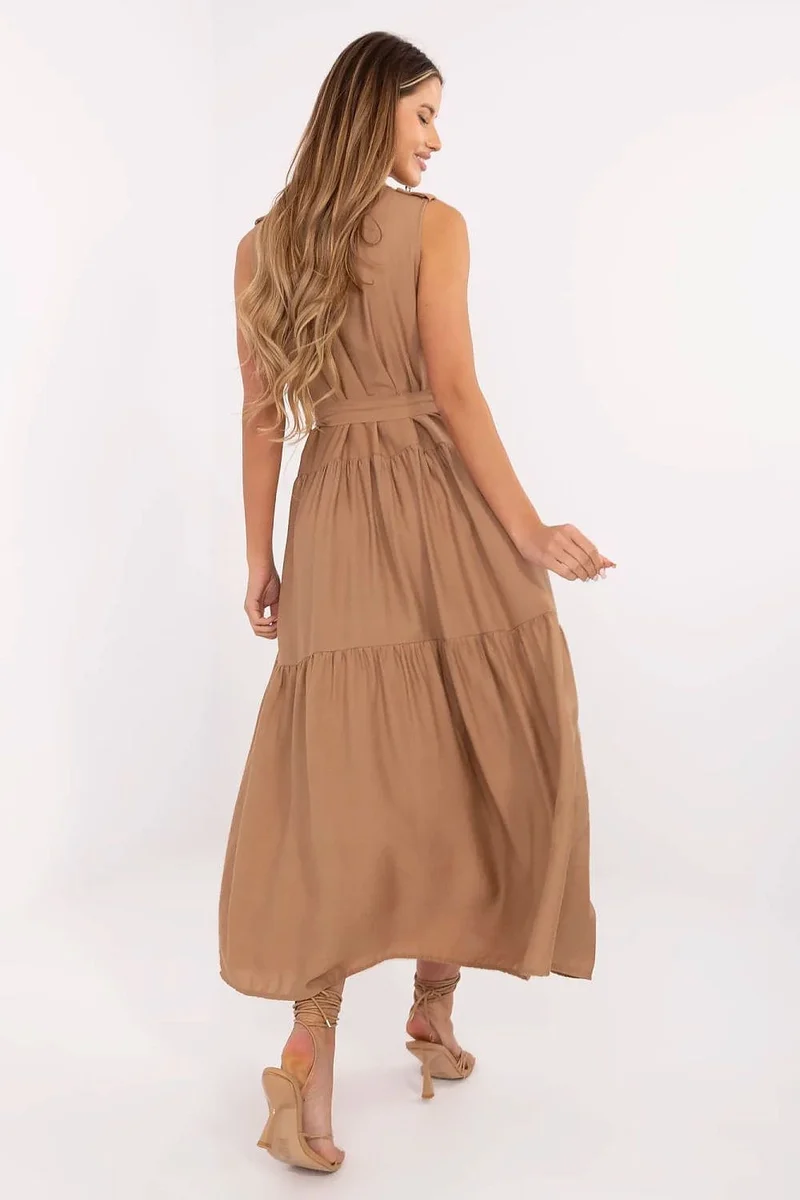 Robe casual midi sans manches ceinturée
