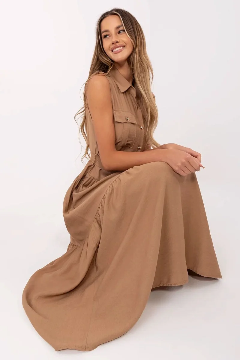 Robe casual midi sans manches ceinturée