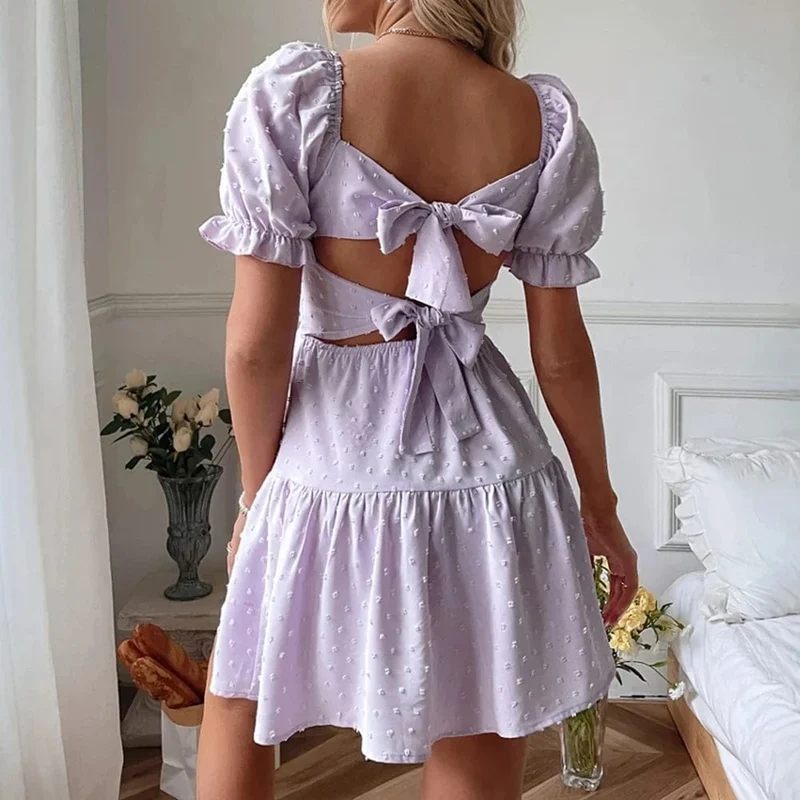 Robe été à manches bouffantes et encolure carrée