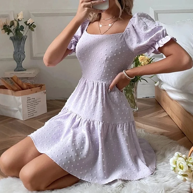 Robe été à manches bouffantes et encolure carrée