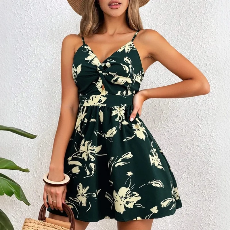 Robe fleurie courte à bretelles évasée